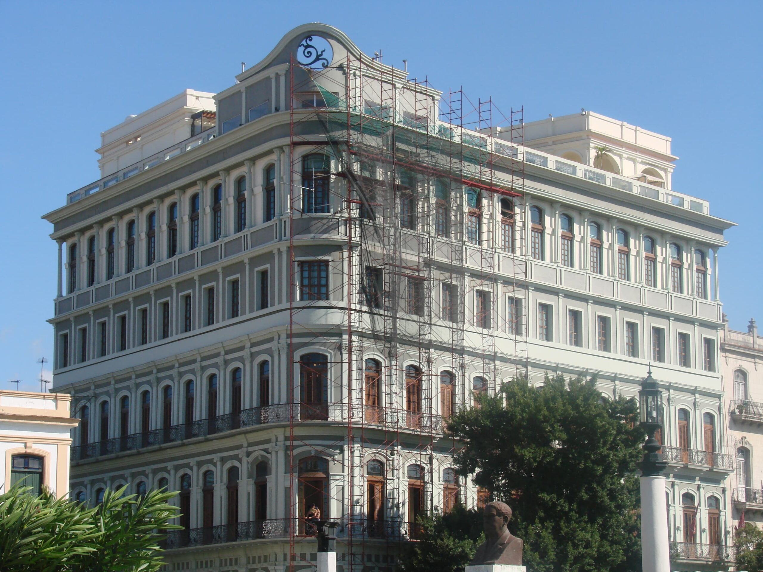 HOTEL SARATOGA HOTEL SARATOGA