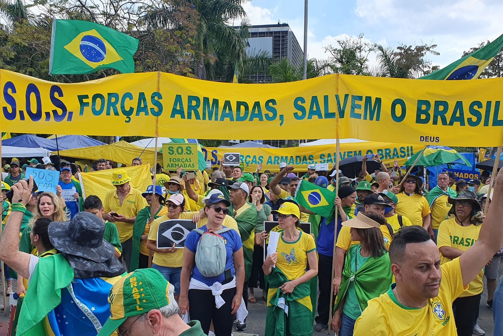 Forças Armadas salvem o Brasil Forças Armadas salvem o Brasil