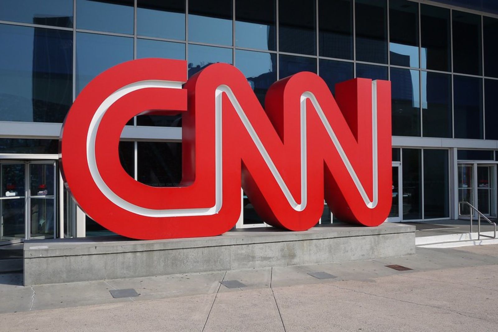 CNN Brasil demitindo em massa