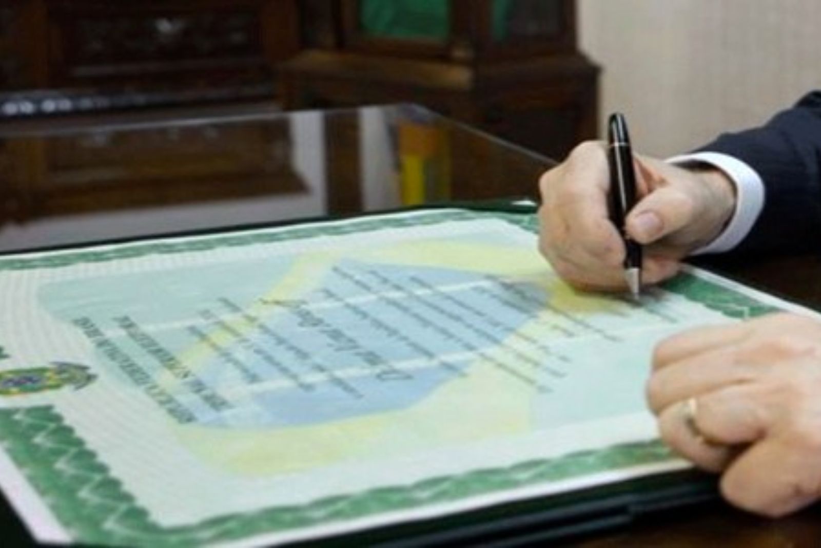 DIPLOMAÇÃO ELEITORAL