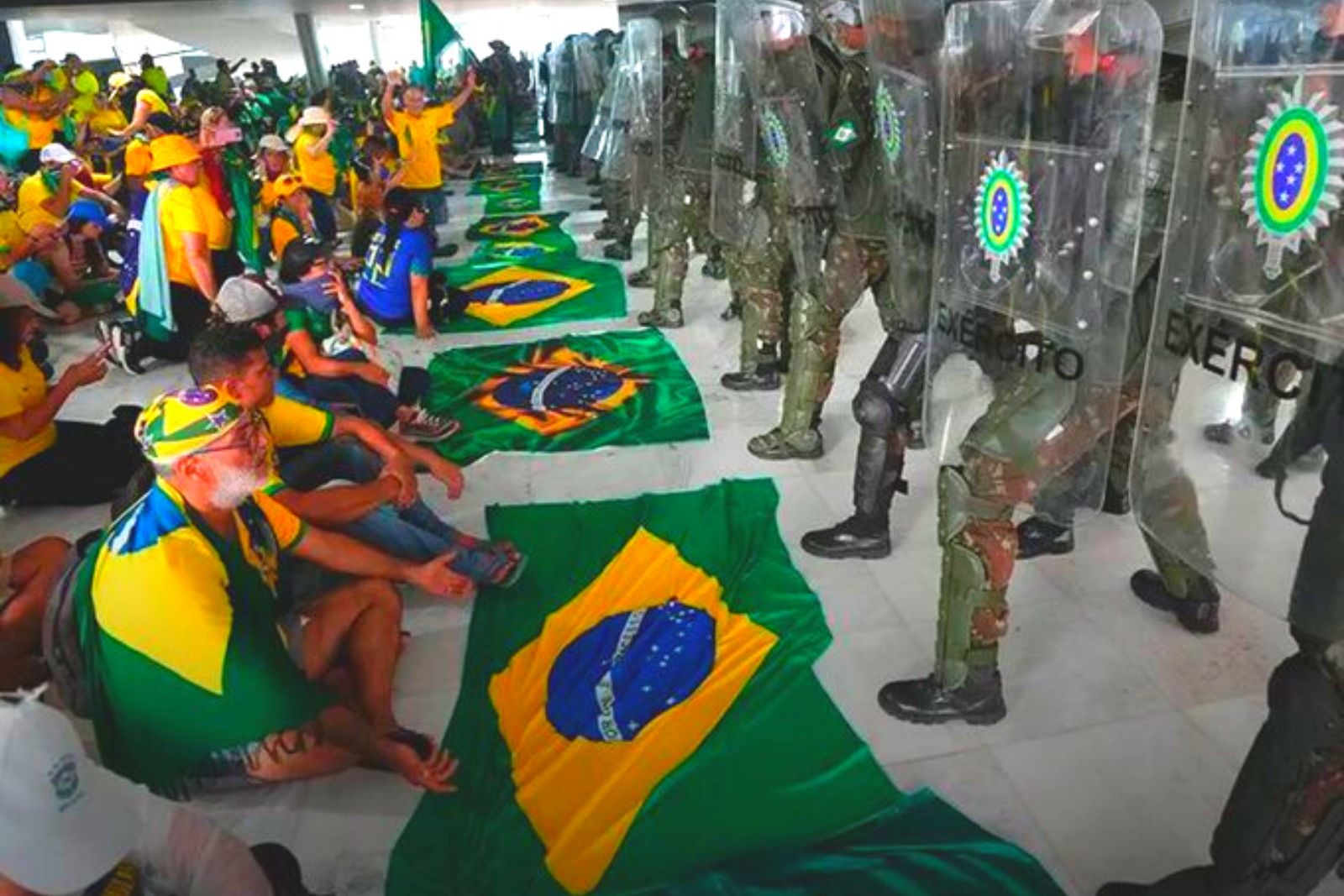 INVASÃO A BRASÍLIA