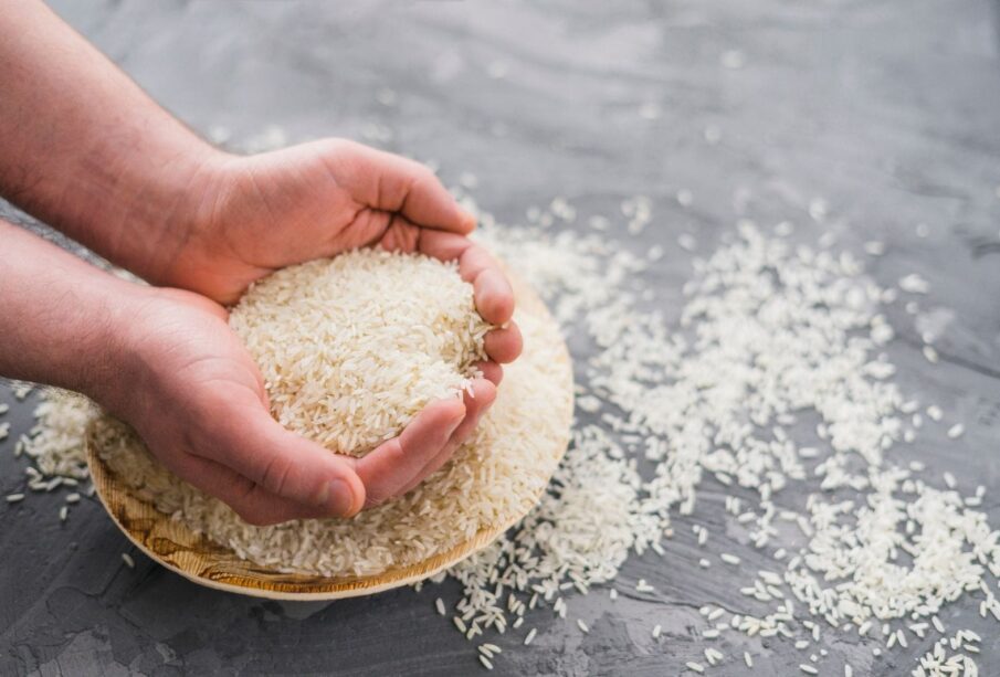Preço do arroz continua subindo devido restrições e clima seco na Ásia 65 ESCASSEZ ALIMENTOS