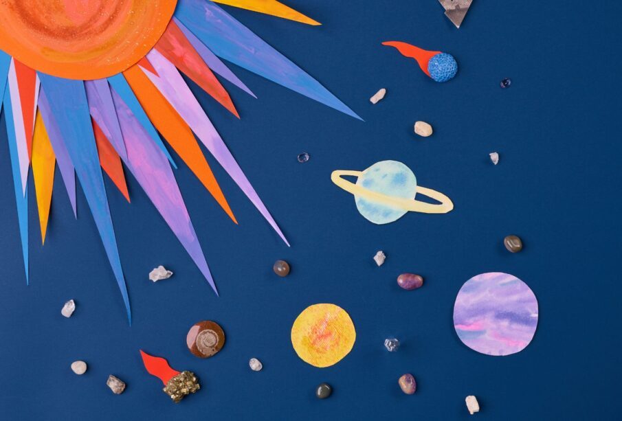 Geocentrismo e Heliocentrismo: Teoria e origens 65 Geocentrismo Heliocentrismo