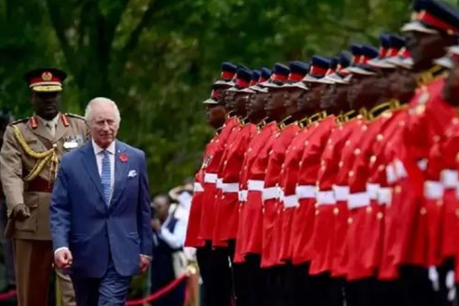 Como a monarquia britânica garante que a África nunca prospere?