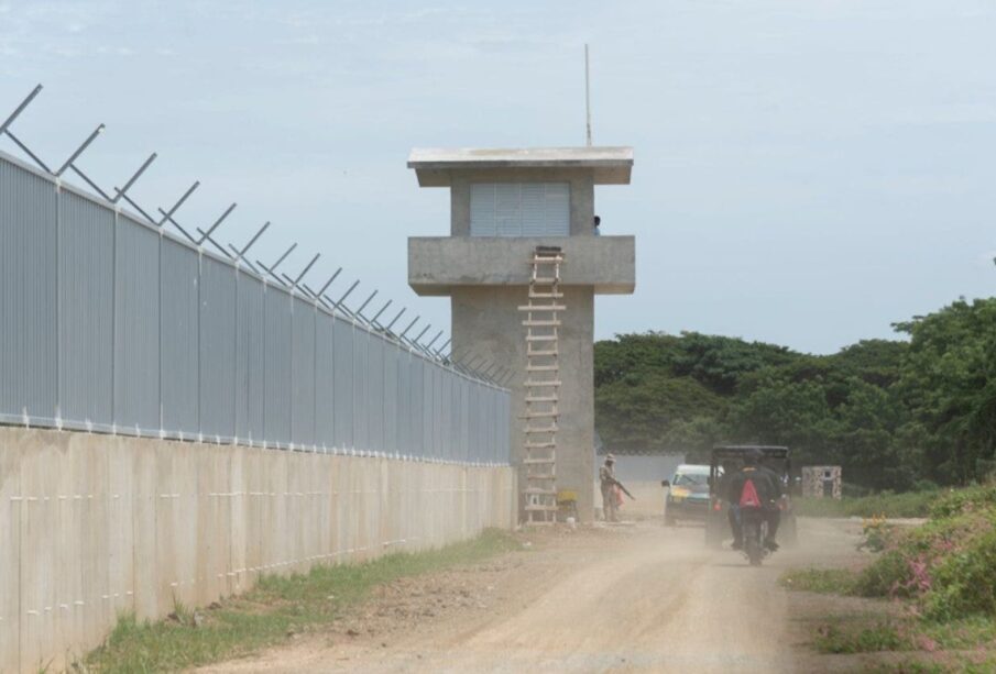República Dominicana constrói muro na fronteira com o Haiti 65 República Dominicana constrói muro na fronteira com o Haiti