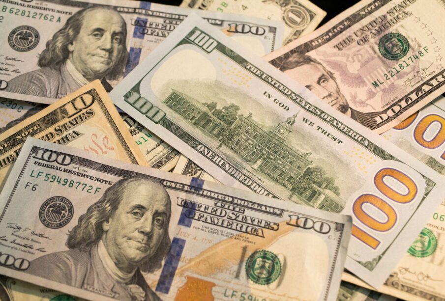 Ocidente injetou mais de US$ 300 bilhões na Ucrânia 65 DOLARES